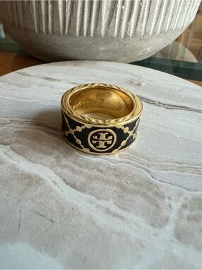 Tory Burch Black Enamel Wide Band Size 7
